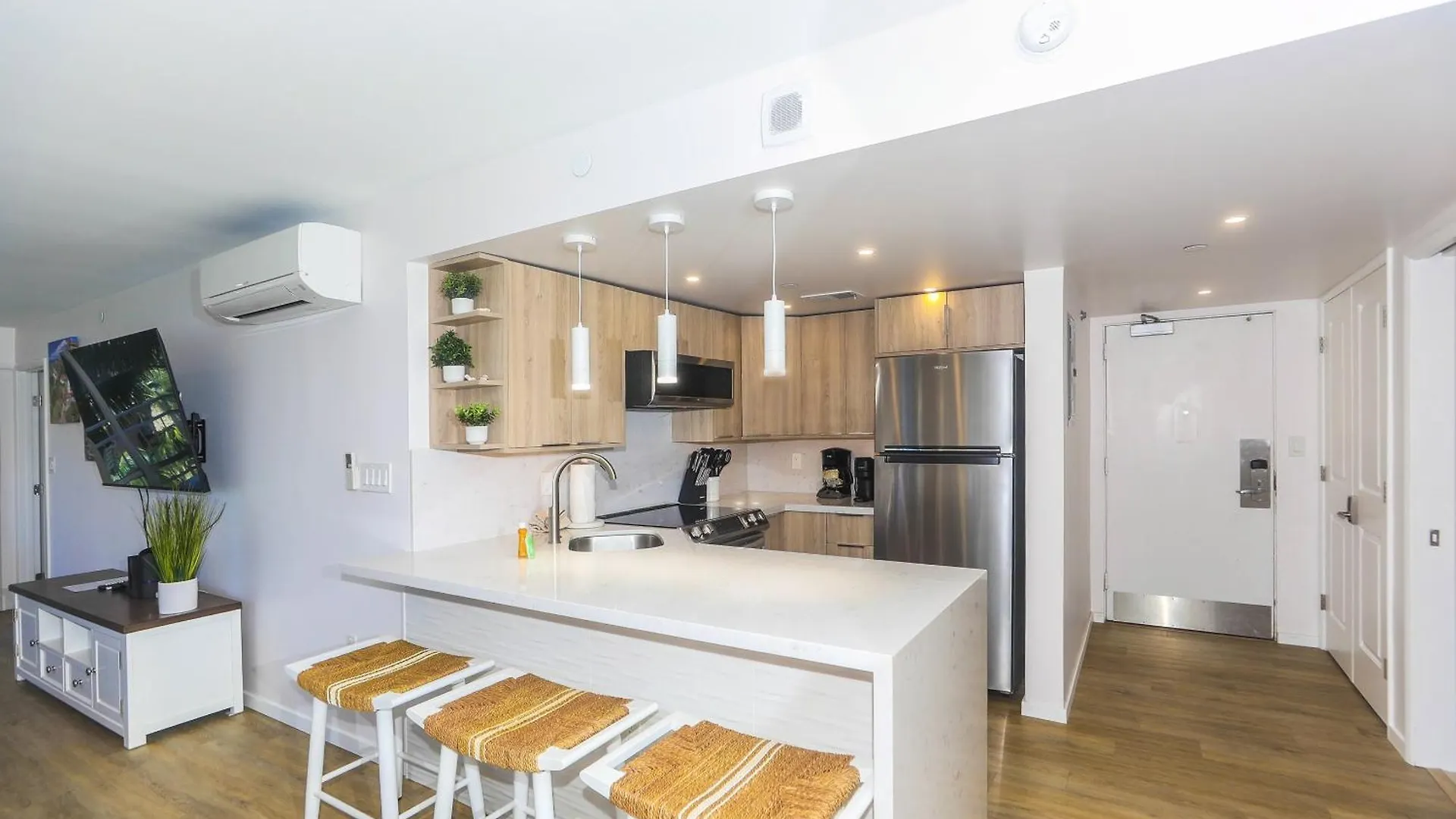 Ilikai Tower 525 City View 2Br Honolulu